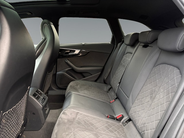 Audi RS4 Avant Quattro