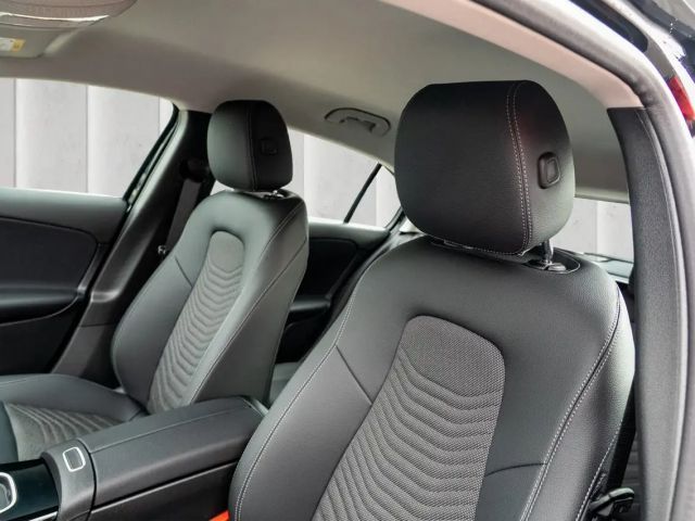 Mercedes-Benz A 180 Hatchback