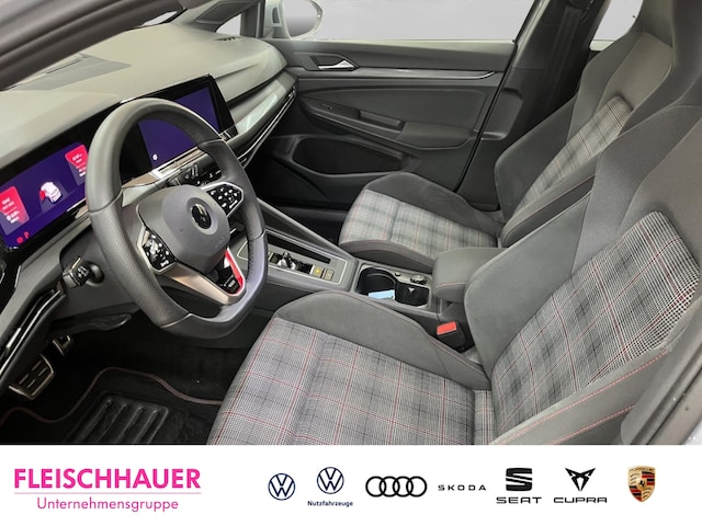 Volkswagen Golf 2.0 TSI Golf VIII