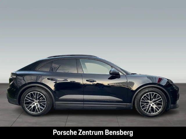 Porsche Macan 4