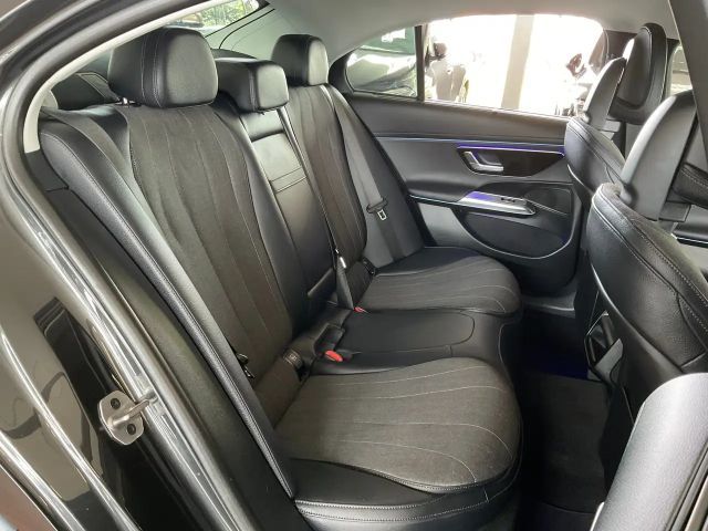 Mercedes-Benz E 220 AVANTGARDE E 220 d Sedan