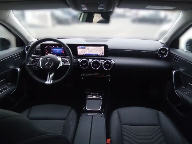 Mercedes-Benz A 180 Hatchback Progressive