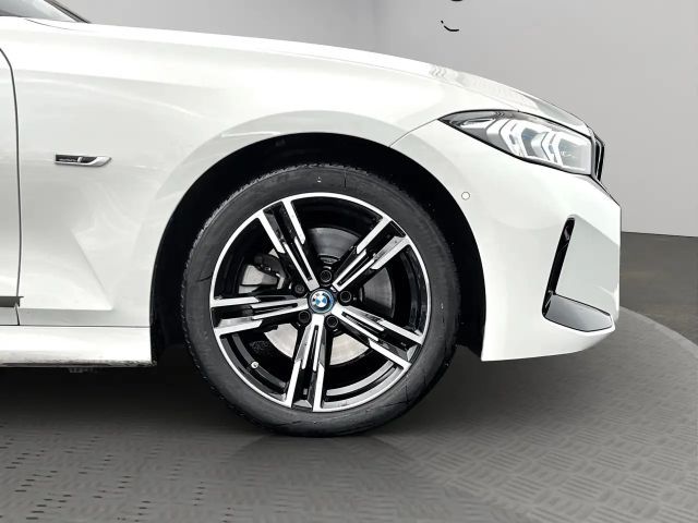 BMW 320 320e M-Sport Sedan