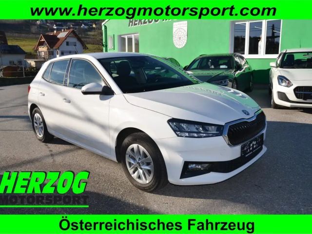 Skoda Fabia Fabia 1,0 LED TEMPO KLIMA PARKSENSOREN HINTEN 1.Be