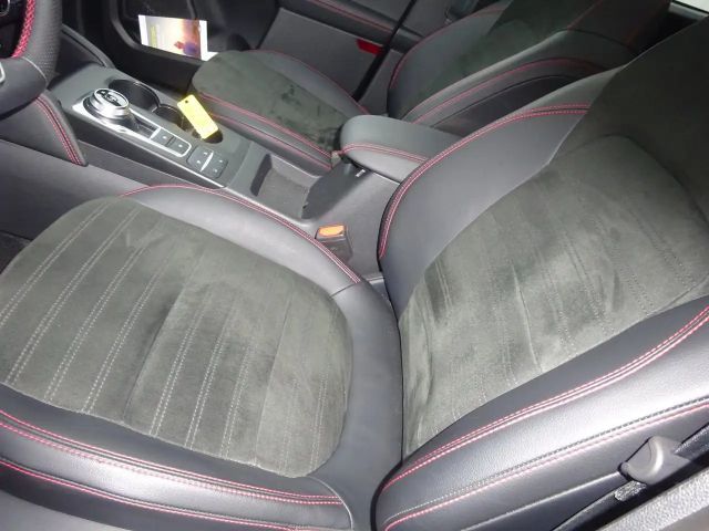 Ford Kuga Hybrid ST Line X