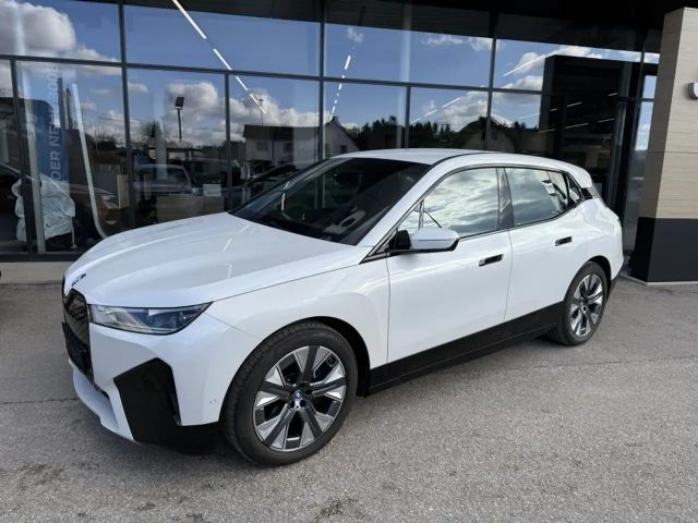 BMW iX xDrive40