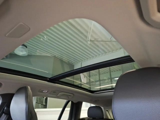 Volvo V60 AWD Dark Plus T6