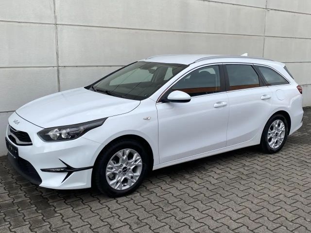 Kia Ceed CRDi Hybrid Vision