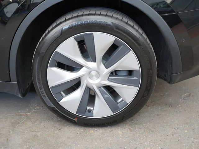 Tesla Model Y AWD Long Range
