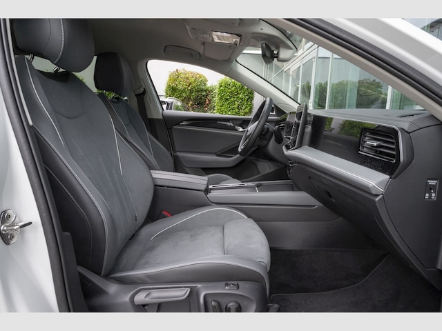 Volkswagen Passat 1.5 eTSI Business Variant