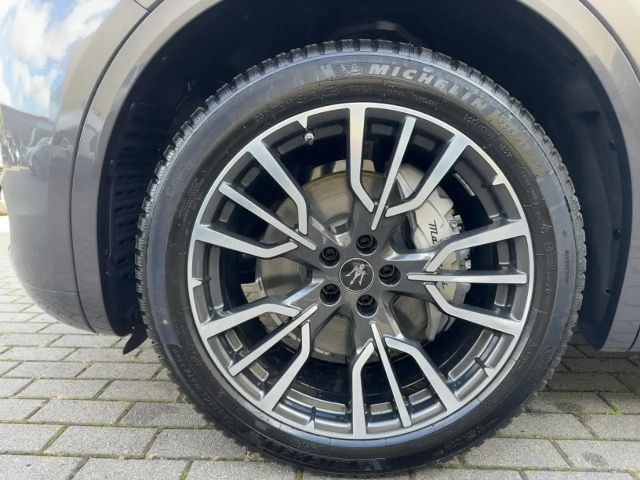 Maserati Grecale MY25 - 300PS - AWD - PANO - LED