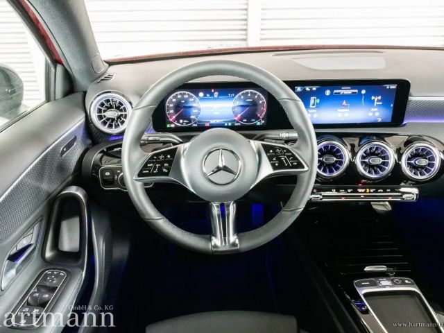 Mercedes-Benz A 200 Hatchback Progressive