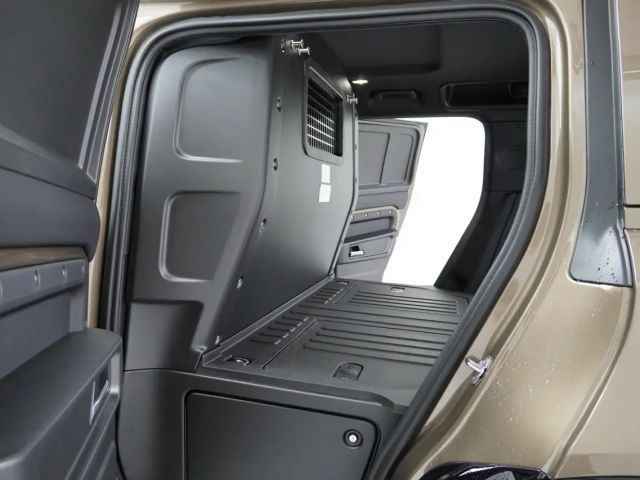 Land Rover Defender 3.0 Dynamic SE