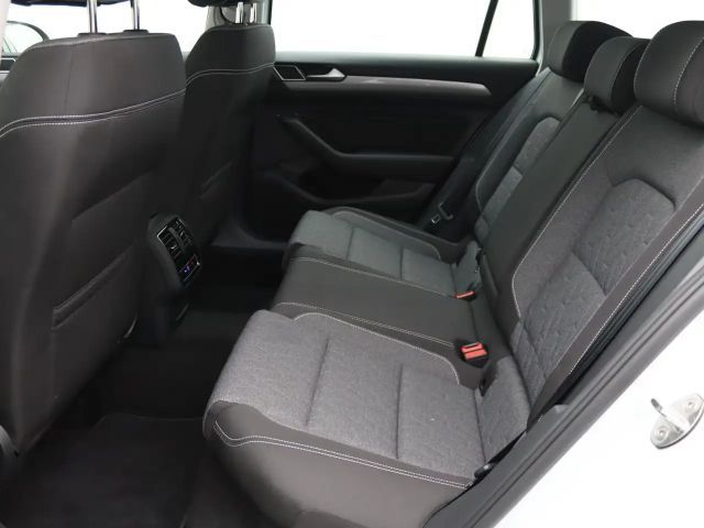 Volkswagen Passat 1.5 TSI Business DSG Variant