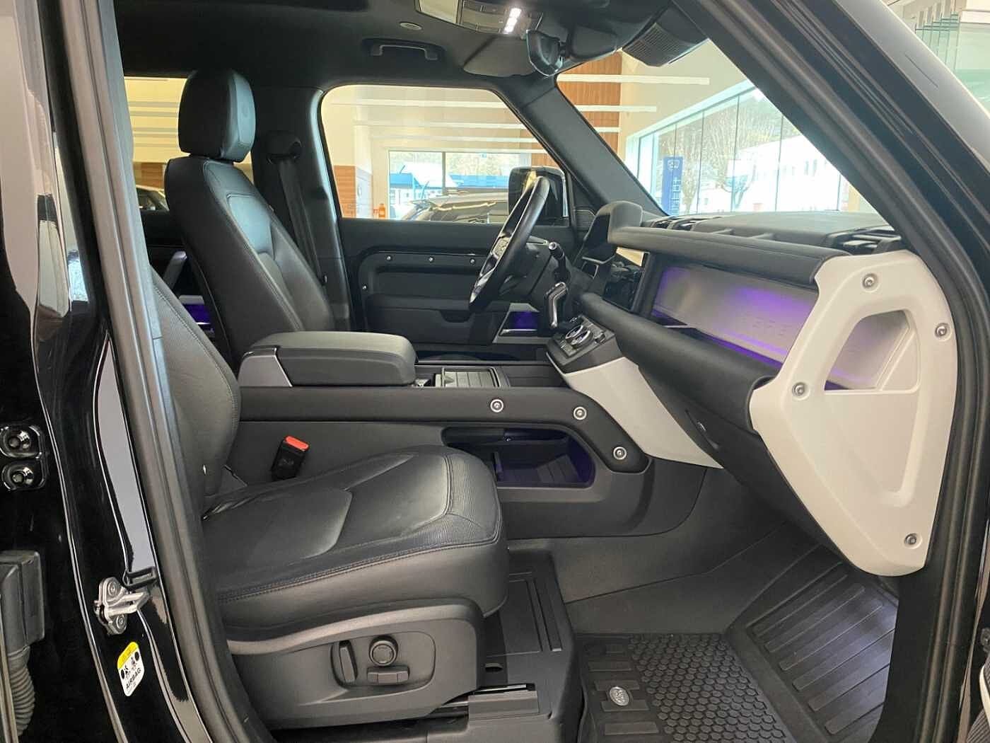 Land Rover Defender 110 Dynamic SE