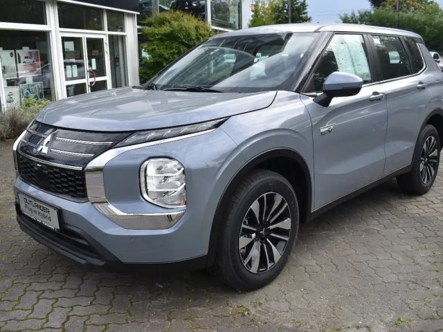 Mitsubishi Outlander 2.4L Polar, Sitzheizung, Standheizung