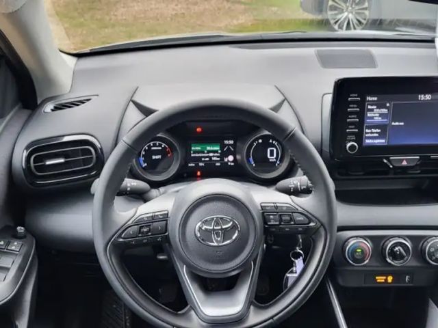 Toyota Yaris Hatchback Team D VVT-i