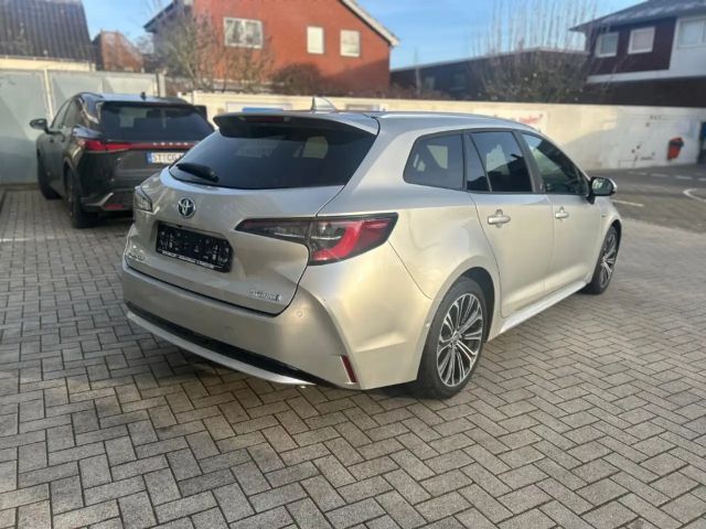 Toyota Corolla Hybride Team D