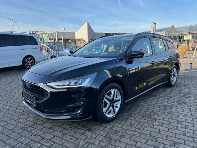 Ford Focus Cool & Connect EcoBoost Wagon