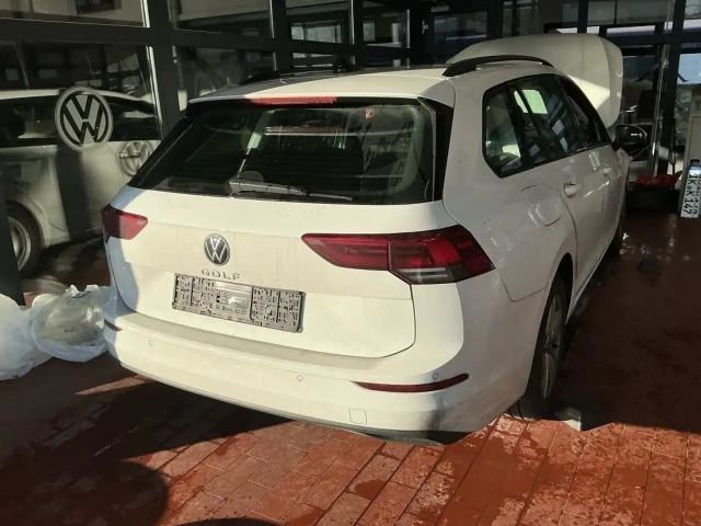 Volkswagen Golf Life Variant