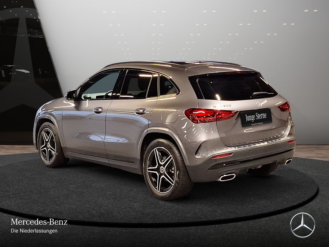 Mercedes-Benz GLA 200 AMG Line