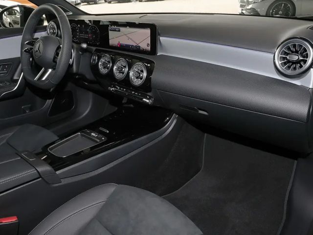 Mercedes-Benz A 200 AMG Line