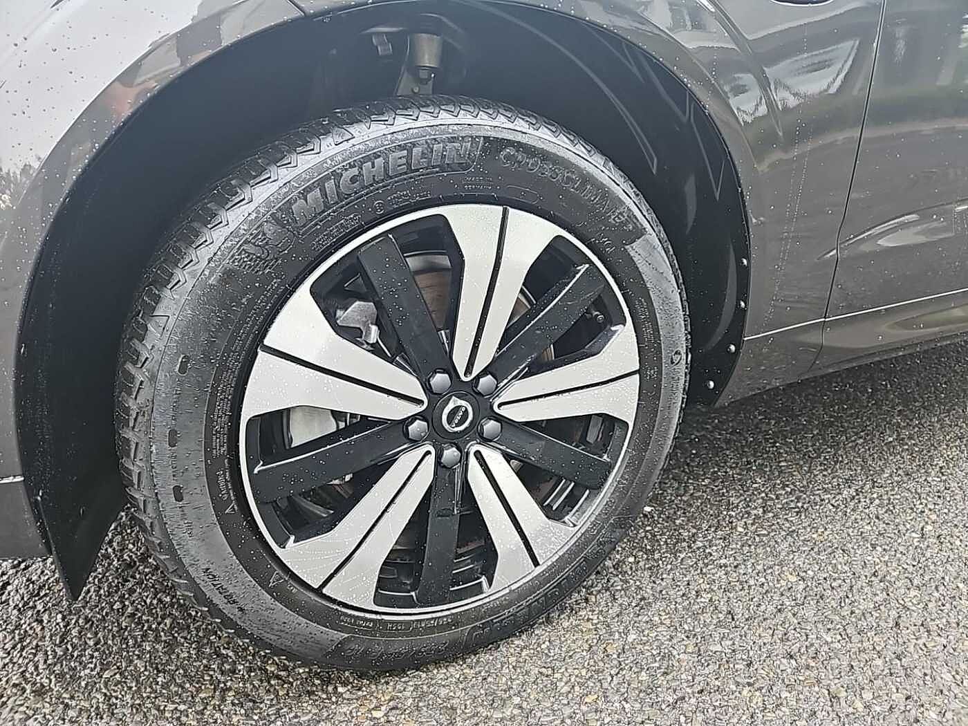 Volvo XC60 AWD Dark Plus T6