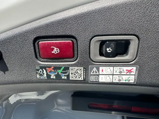 Mercedes-Benz CLE 300 4MATIC AMG Line