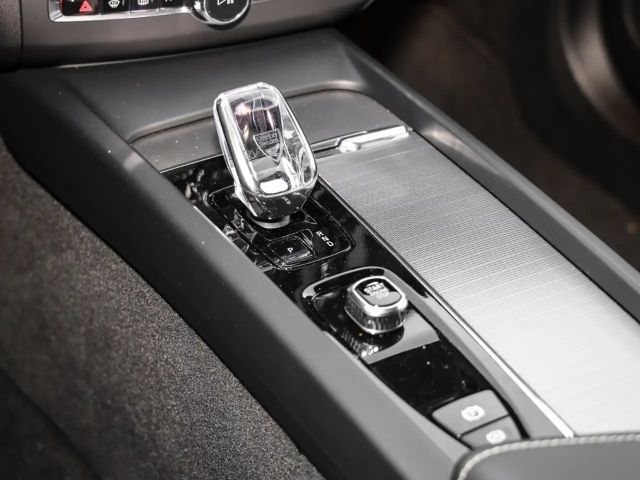 Volvo XC60 AWD Dark Plus