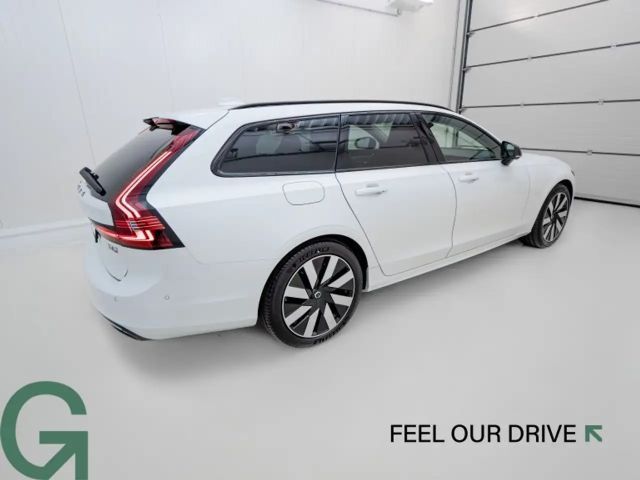 Volvo V90 AWD Plus T6