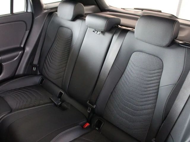 Mercedes-Benz GLA 200 Progressive