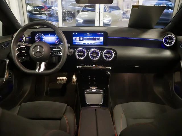 Mercedes-Benz CLA 200 AMG Line