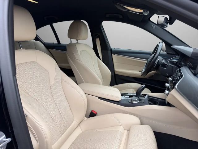 BMW 545 545e M-Sport Sedan xDrive