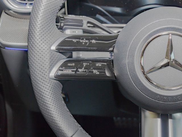 Mercedes-Benz C 200 AMG Line Sedan