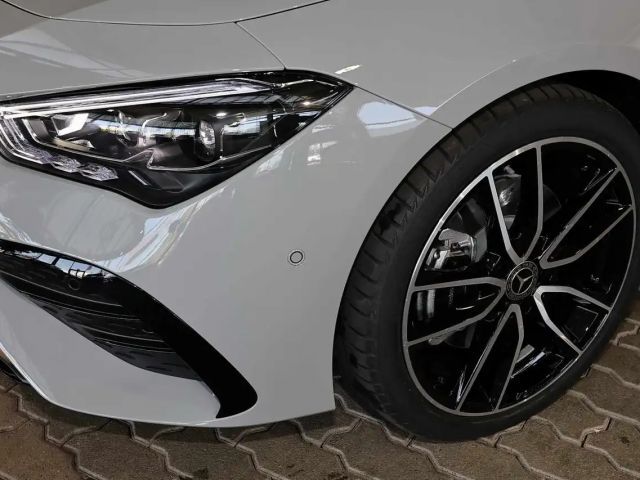 Mercedes-Benz CLA 200 AMG Line Coupé