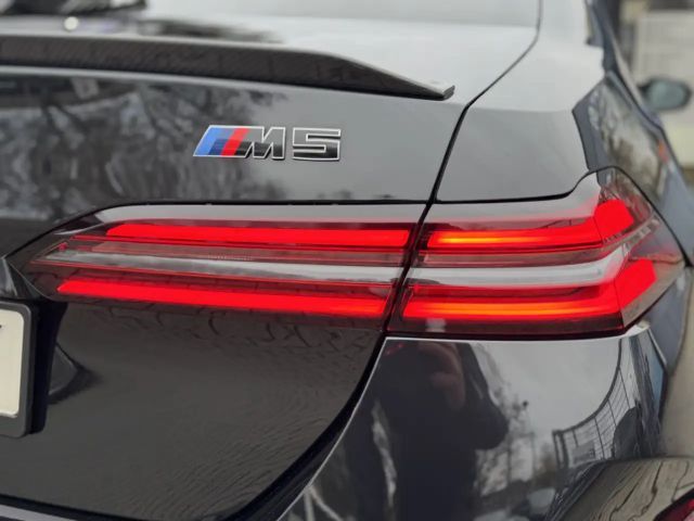BMW M5 Sedan