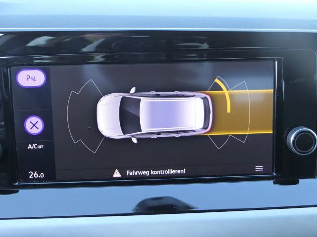 Volkswagen Golf Life Variant