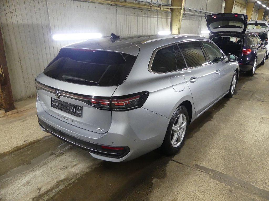 Volkswagen Passat 1.5 eTSI Business Variant
