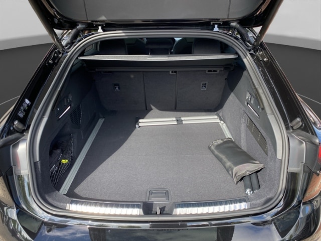 Audi A6 Avant Quattro S-Tronic