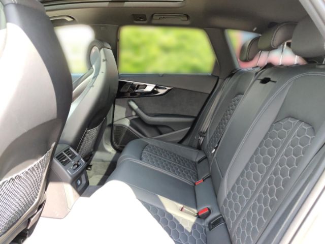 Audi RS4 Avant Quattro