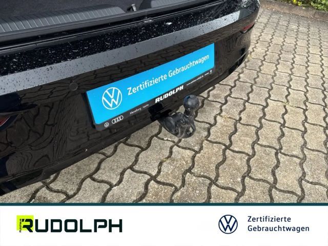 Volkswagen Golf 2.0 TDI DSG Golf VIII R-Line