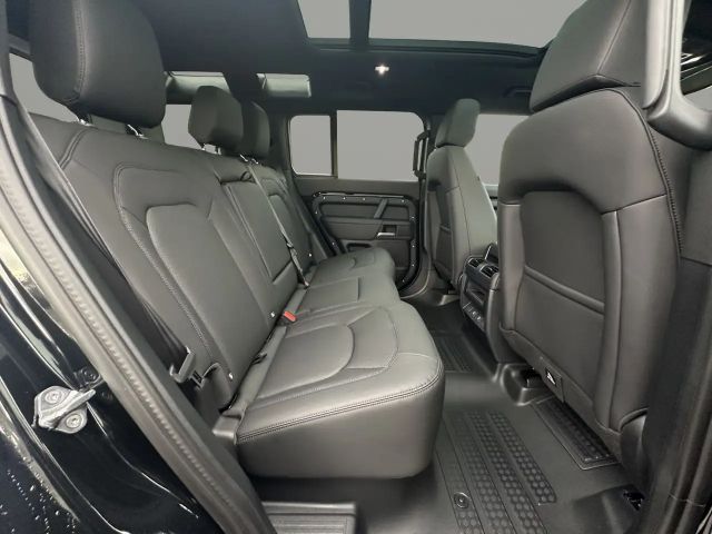 Land Rover Defender 110 D250 Dynamic SE