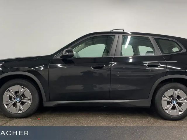 BMW X1 IX1 A XDRIVE30 LCPro HUD 360 SHZ AdaptLED 17" LM