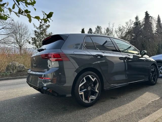 Volkswagen Golf 1.5 eTSI DSG Plus R-Line