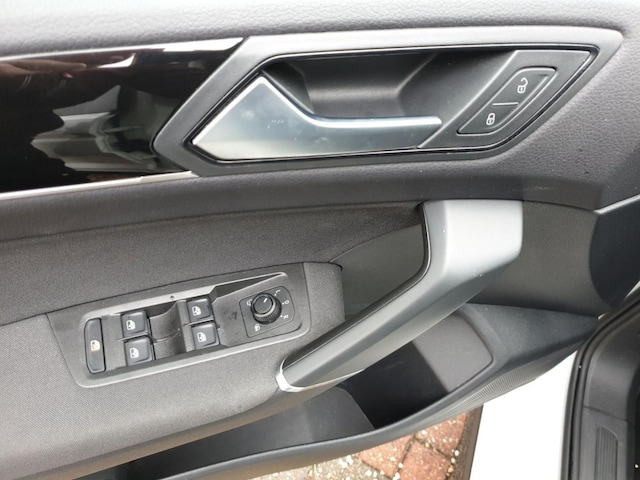 Volkswagen Touran 1.5 TSI DSG R-Line