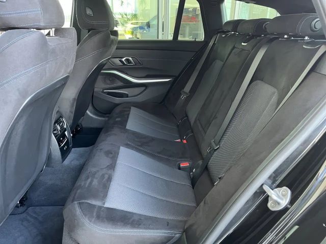 BMW 330 330d M-Sport Touring xDrive