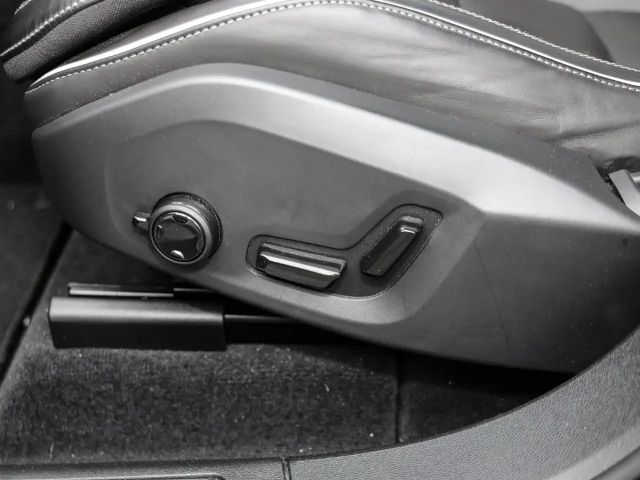 Volvo XC60 AWD Dark Plus