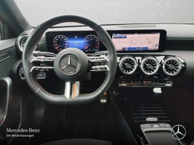 Mercedes-Benz A 250 4MATIC AMG Line