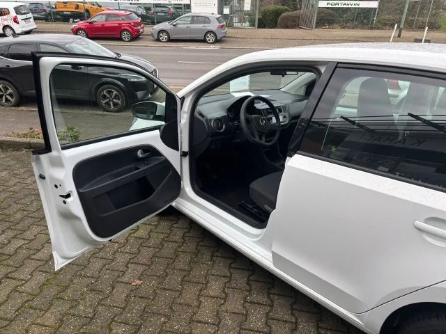 Volkswagen up! Move Move up!