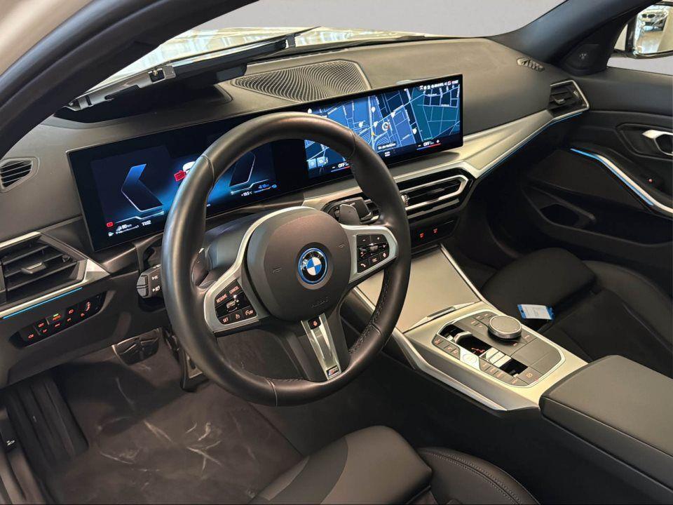 BMW 330 330e Sedan xDrive